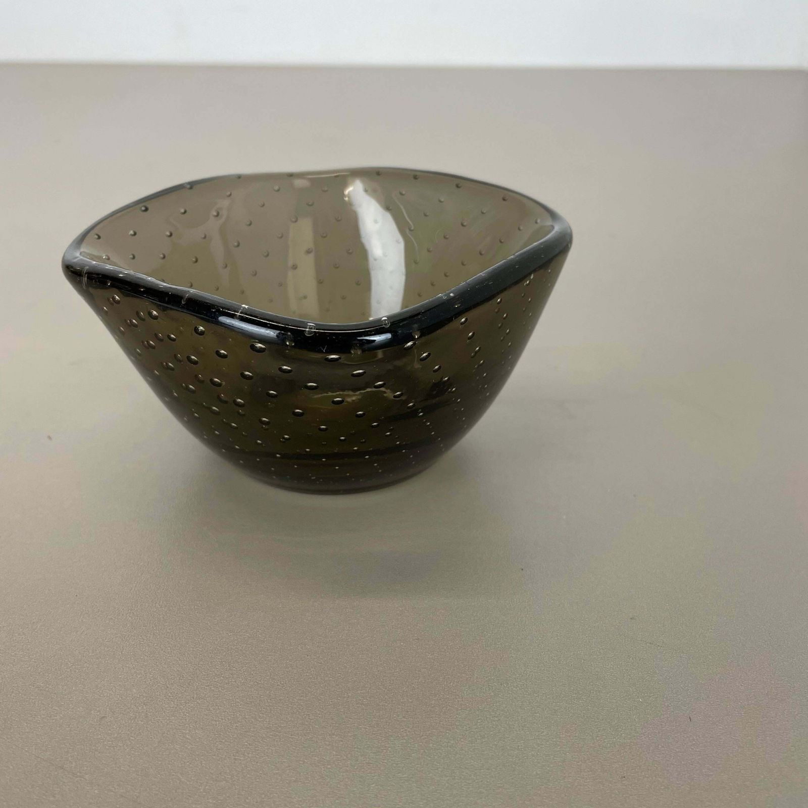 photo vinterior Glass Bullicante "Green" Bowl Element Shell Ashtray By Venini Murano, Italy 1970