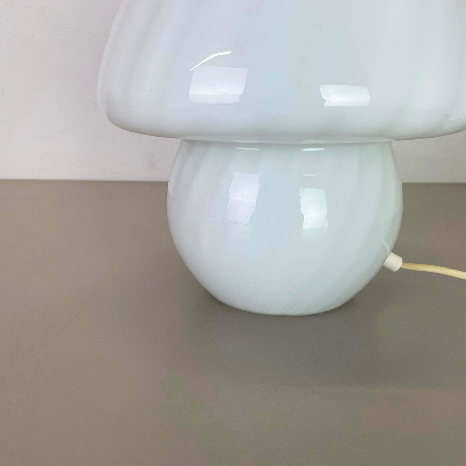 "Mushroom" Murano Glass Table Desktop Light Made By Vetri Murano, Italy, 1970s photo vinterior