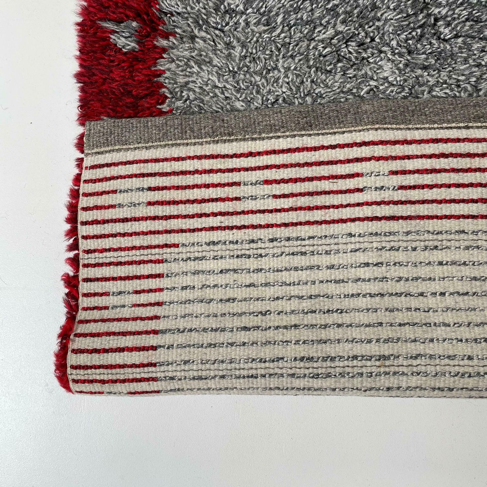 photo vinterior Abstract Scandinavian High Pile Abstract Rya Rug Carpet Sweden 1960s