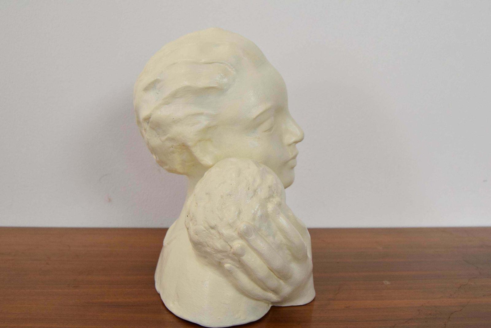 photo furniture Art Deco Ceramic Bust,In 1938, 1930s