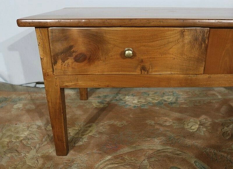 photo furniture Living Room Coffee Table In Solid Cherry, 19th Century