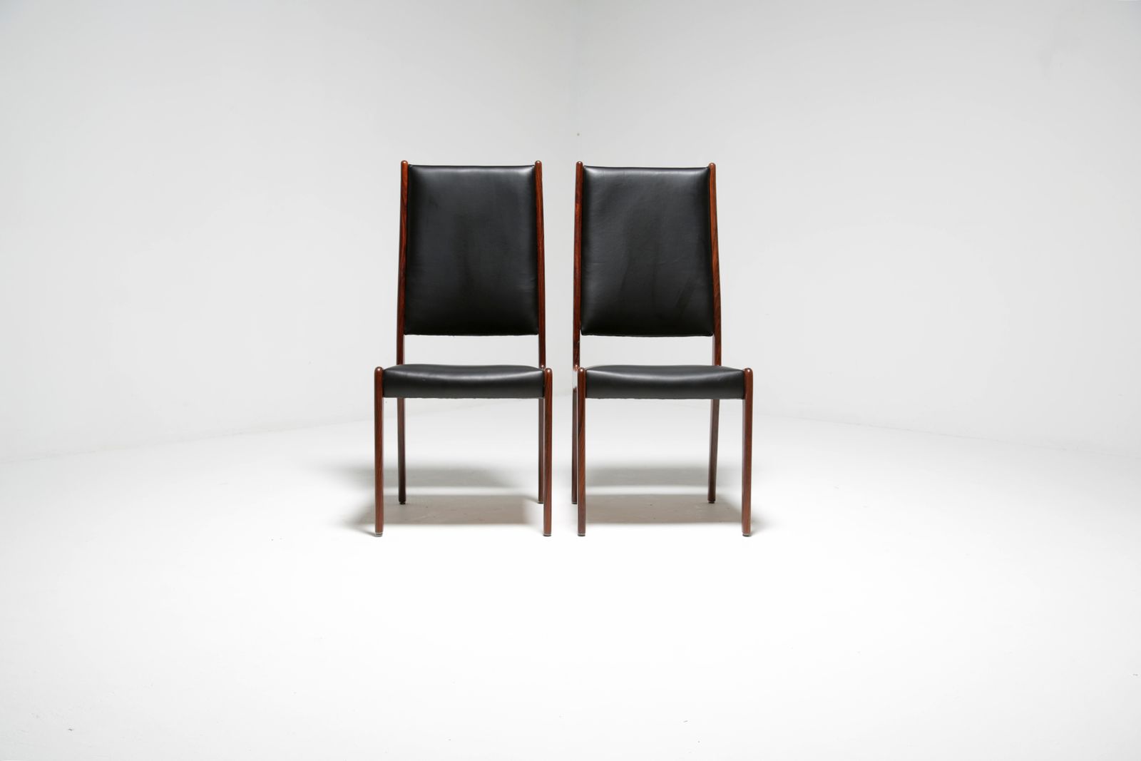 photo vintage Johannes Andersen Rosewood Dining Chairs For Mogens Kold