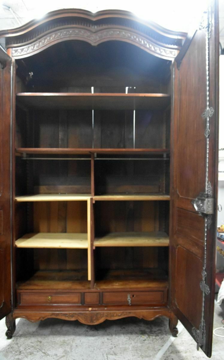 Bordelaise Castle Wardrobe In Solid Mahogany, 18th Century photo 22200.0