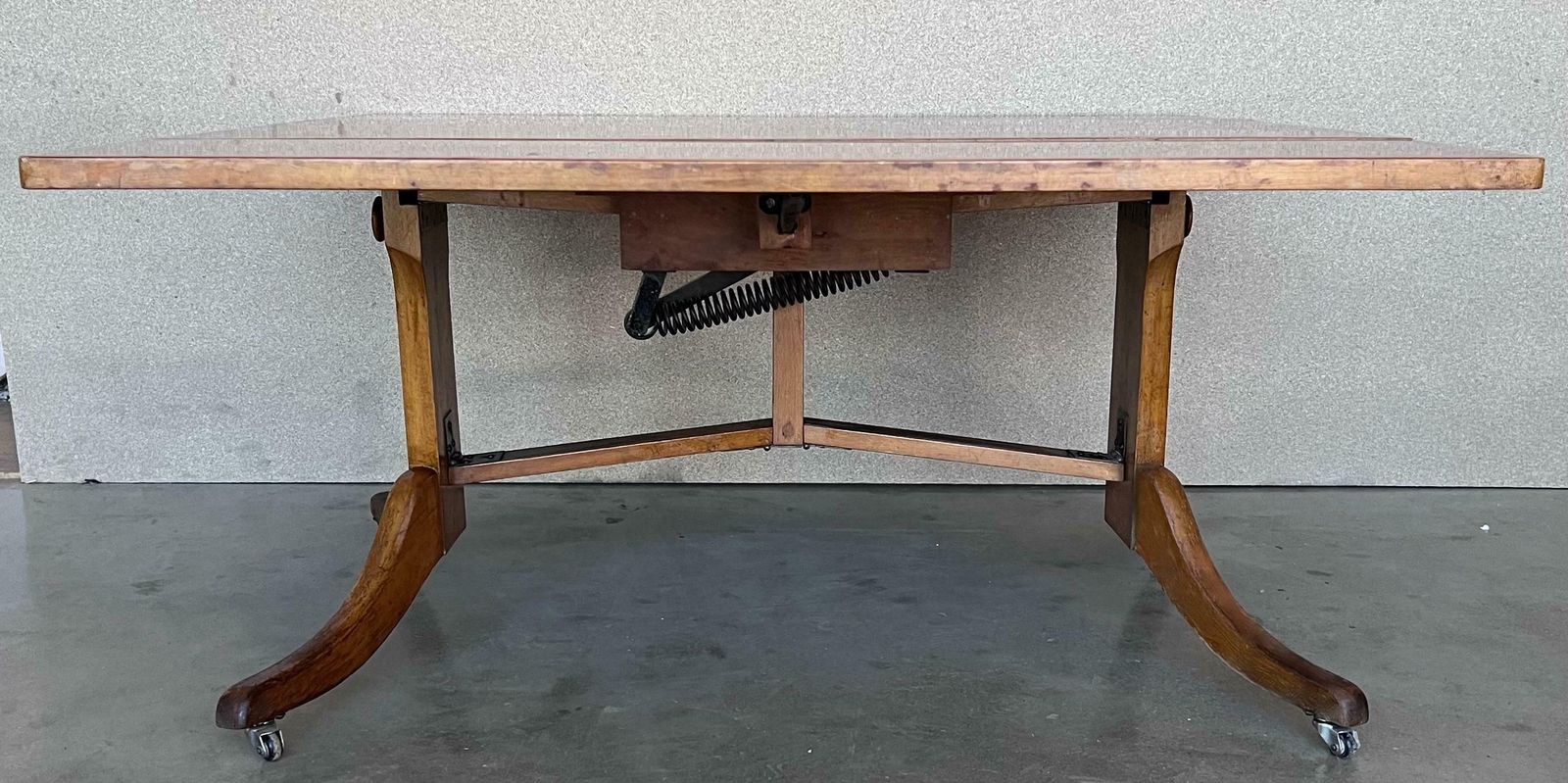 Mobilier Table basse convertible et réglable en hauteur mid-century modern photo