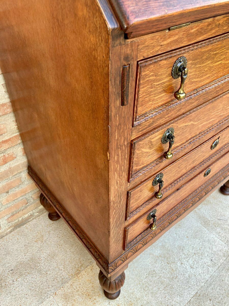 photo furniture Vintage Franse Gesculpteerde Secretaire In Eiken, Jaren 1940