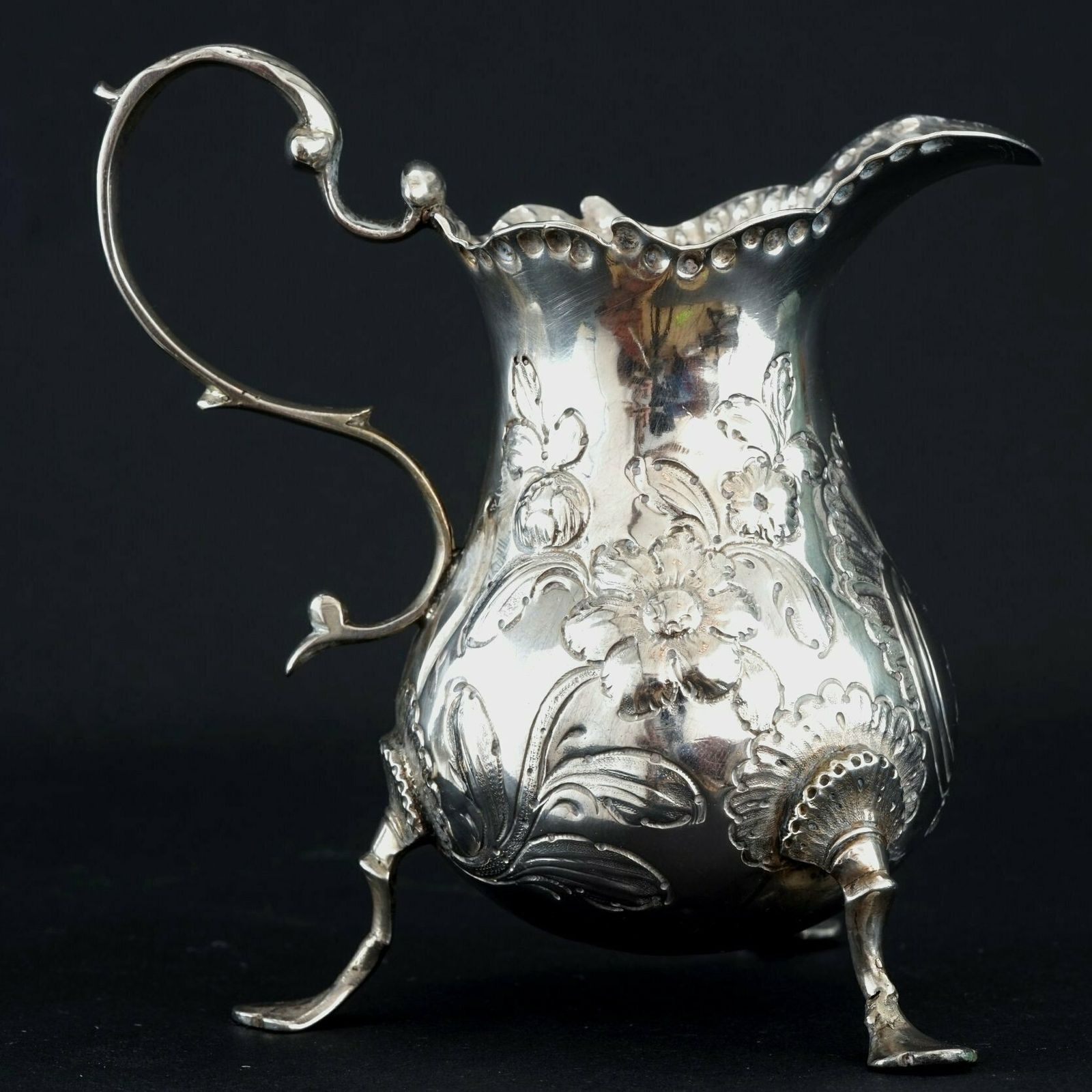A George III (1774) Cream Jug, 1700s photo furniture