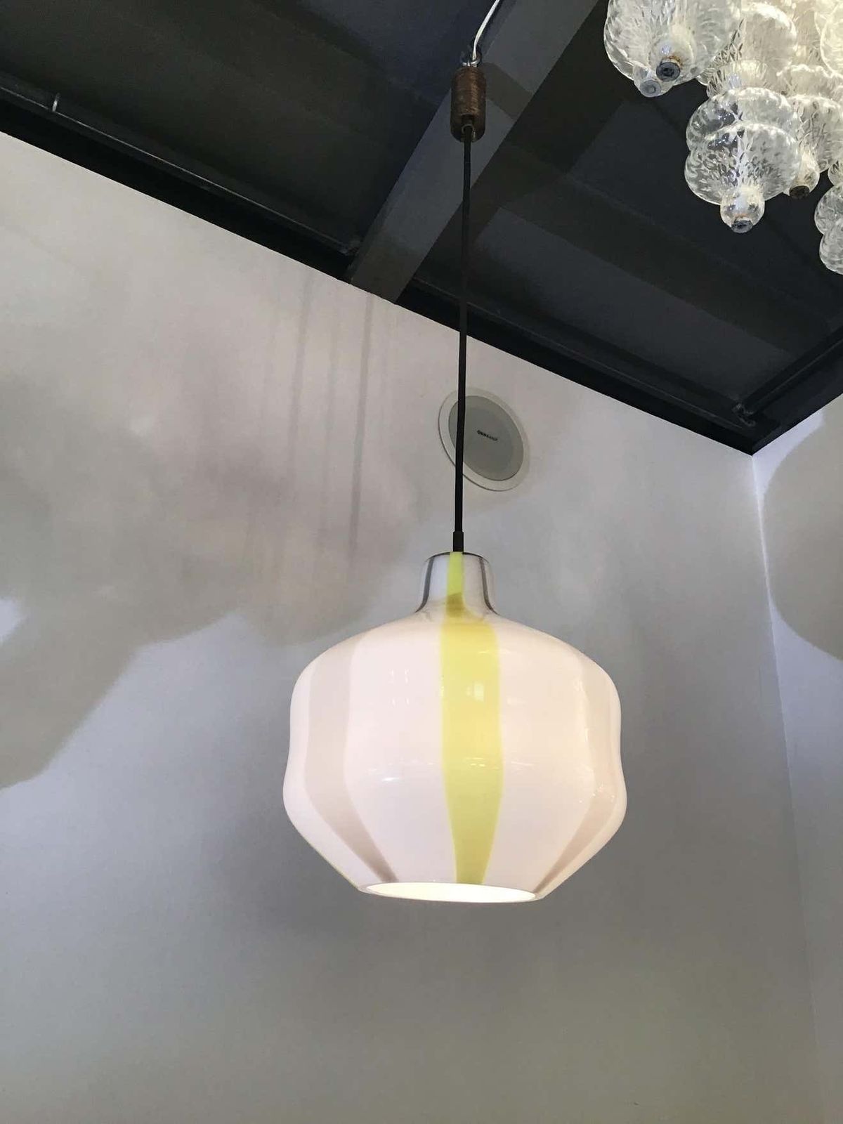 photo vinterior Venini Vignelli Chandelier Murano Yellow White Grey Glass Brass, 1950