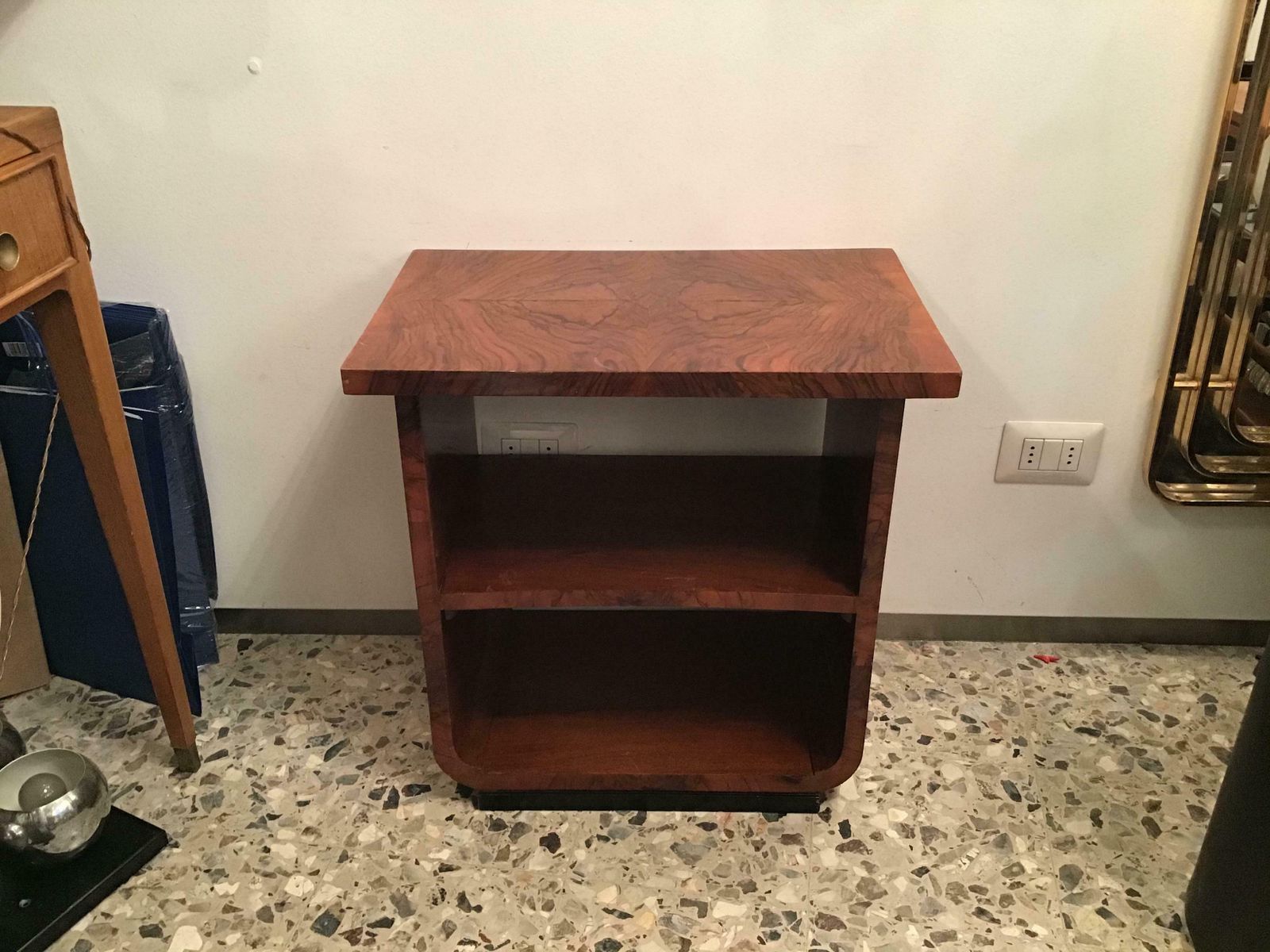 Osvaldo Borsani Coffee Table étagère Wood Covered In Walnut Burl 1940 Italy photo vinterior
