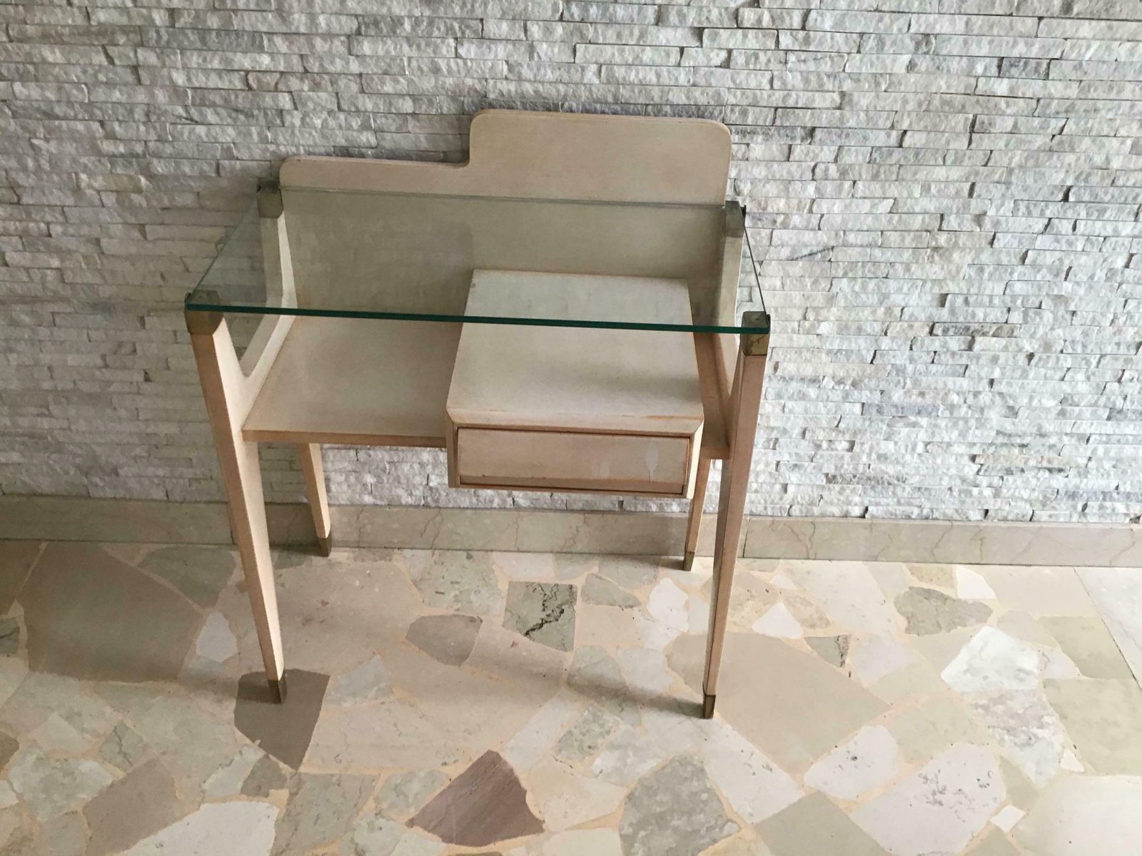 Gio Ponti Stile Bedside Tables Brass Wood Glass 1950 Italy photo vinterior