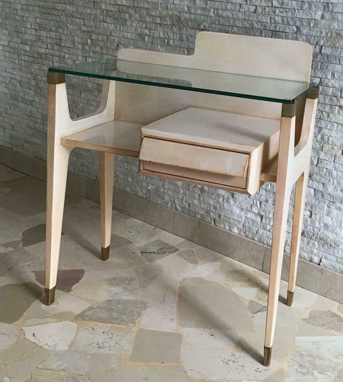 4521.0 Gio Ponti Stile Bedside Tables Brass Wood Glass 1950 Italy photo