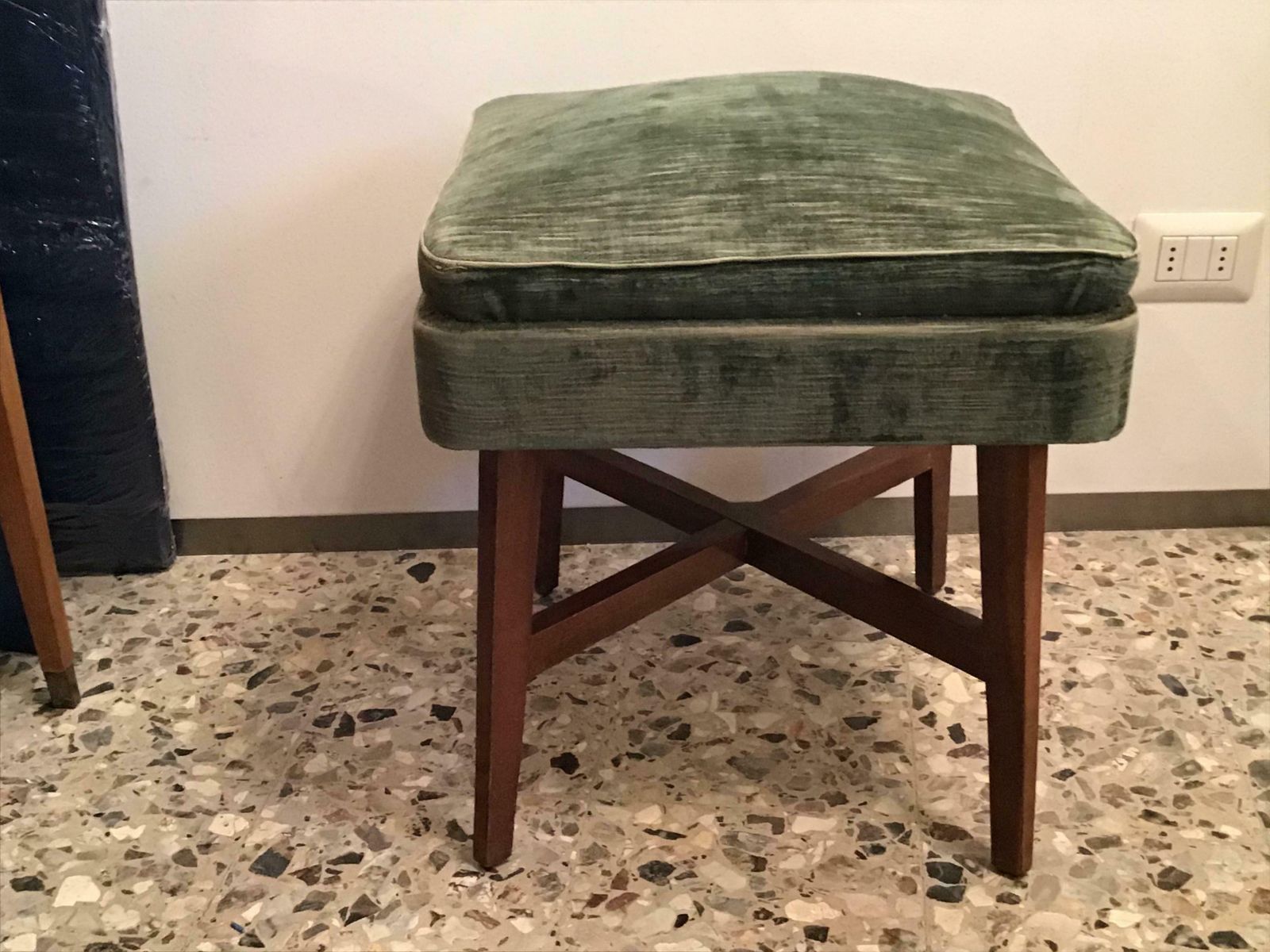 photo furniture Gio Ponti “Stile” Pair Of Benches /Stools Wood Seat Wood Velvet, 1950, Italy