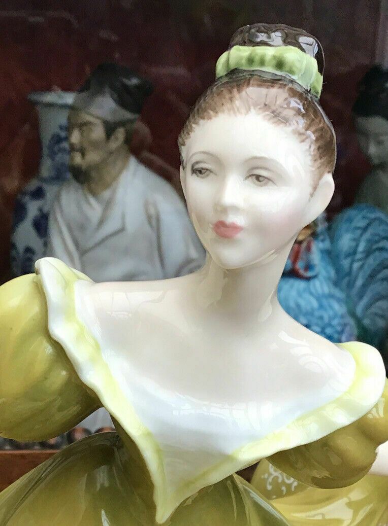 Vintage Royal Doulton Hn 2329 Lynne Figurine 1970 photo furniture