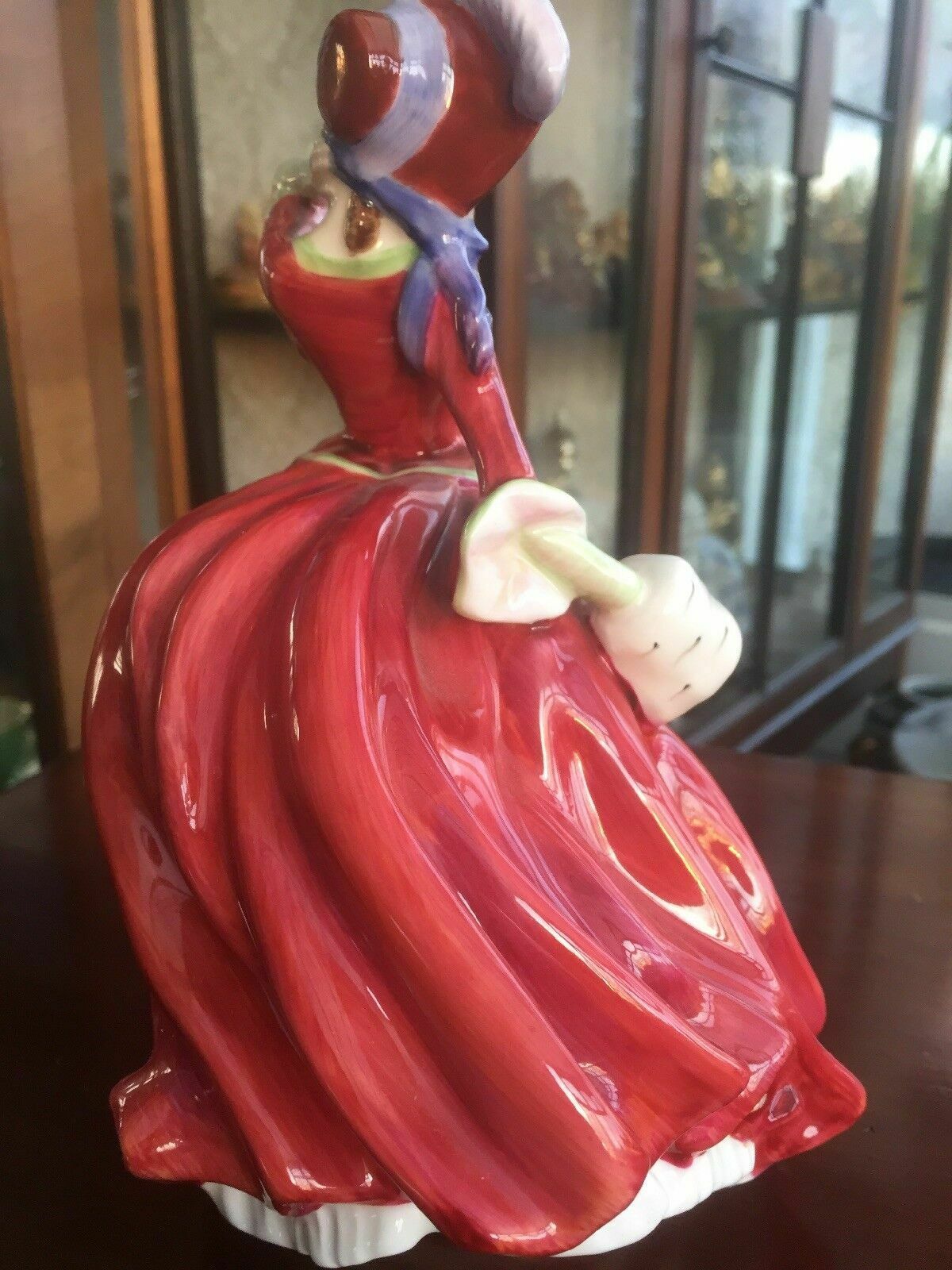 Royal Doulton Figurine Hn1934 Autumn Breezes 1939 photo vinterior
