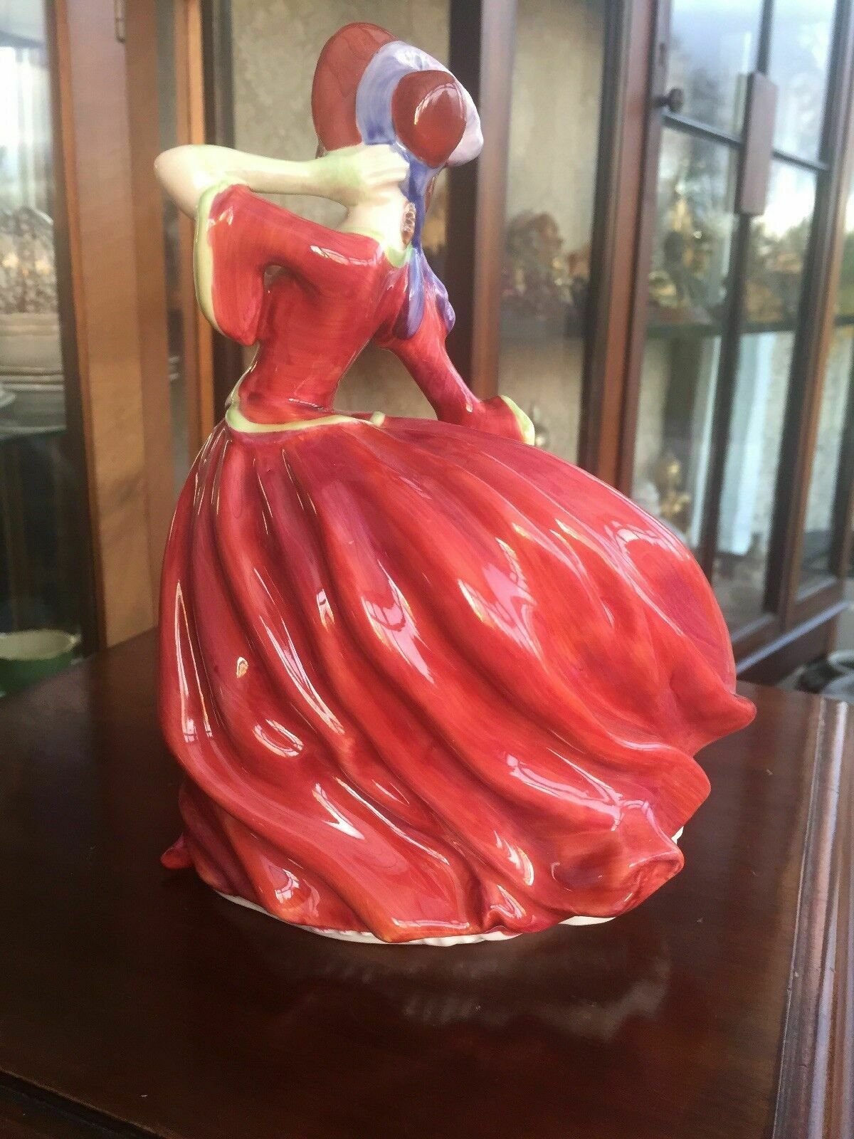 Royal Doulton Figurine Hn1934 Autumn Breezes 1939 photo vintage