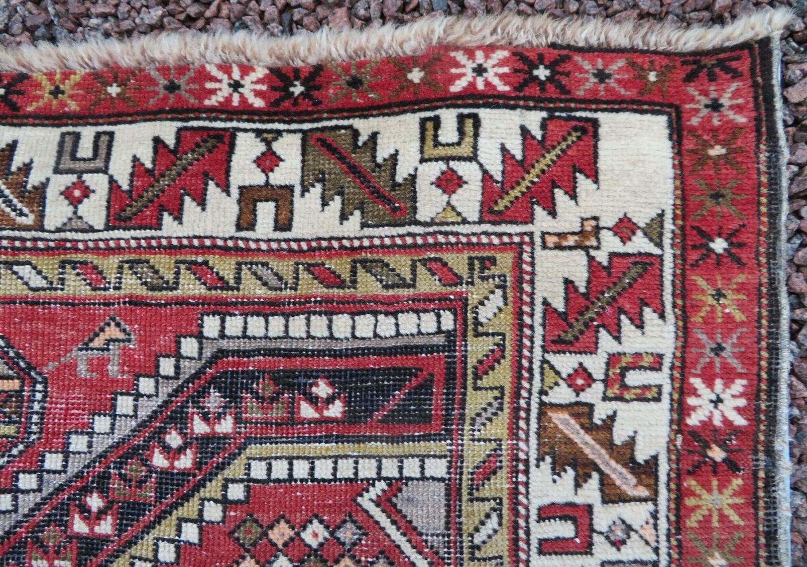Antique Caucasian Shirvan Rug. Bird & Animal Motifs. Last Quarter 19th Century. 160cm X 122cm. photo furniture