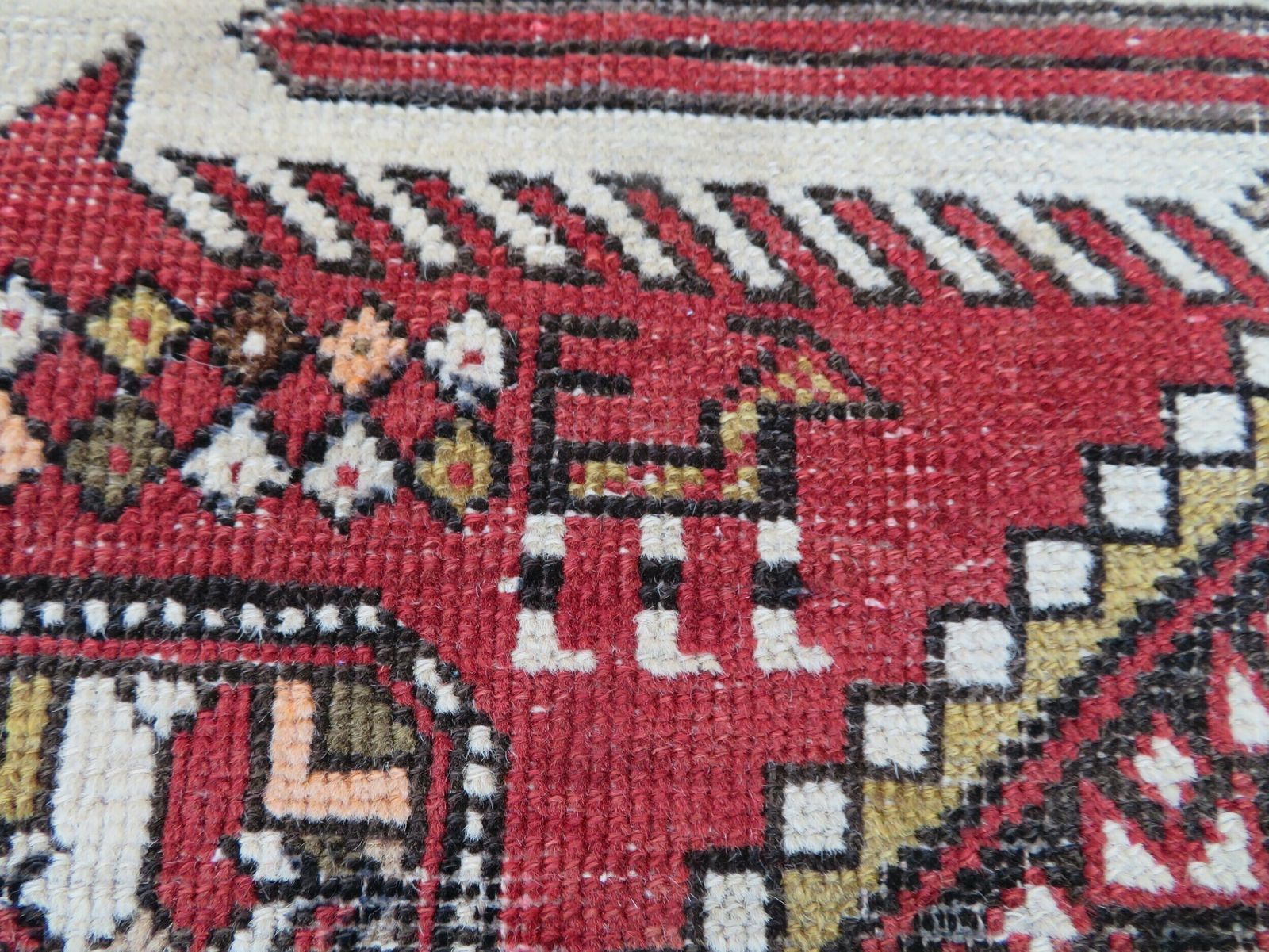 photo vinterior Antique Caucasian Shirvan Rug. Bird & Animal Motifs. Last Quarter 19th Century. 160cm X 122cm.