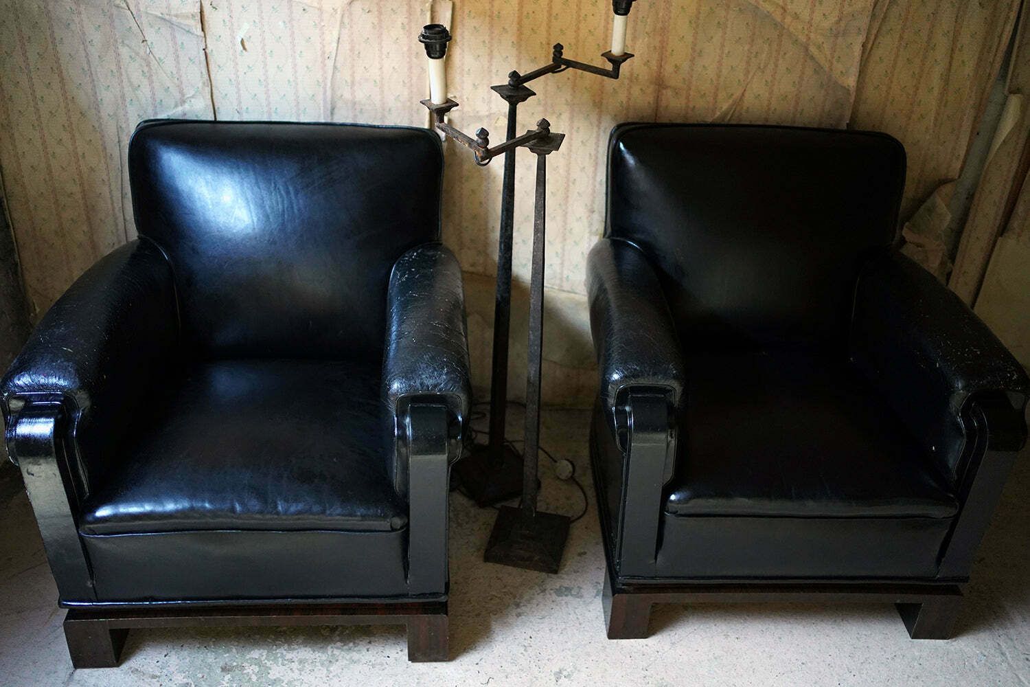 A Good Pair Of French Art Deco Period Leather Club Armchairs C.1930 photo vinterior