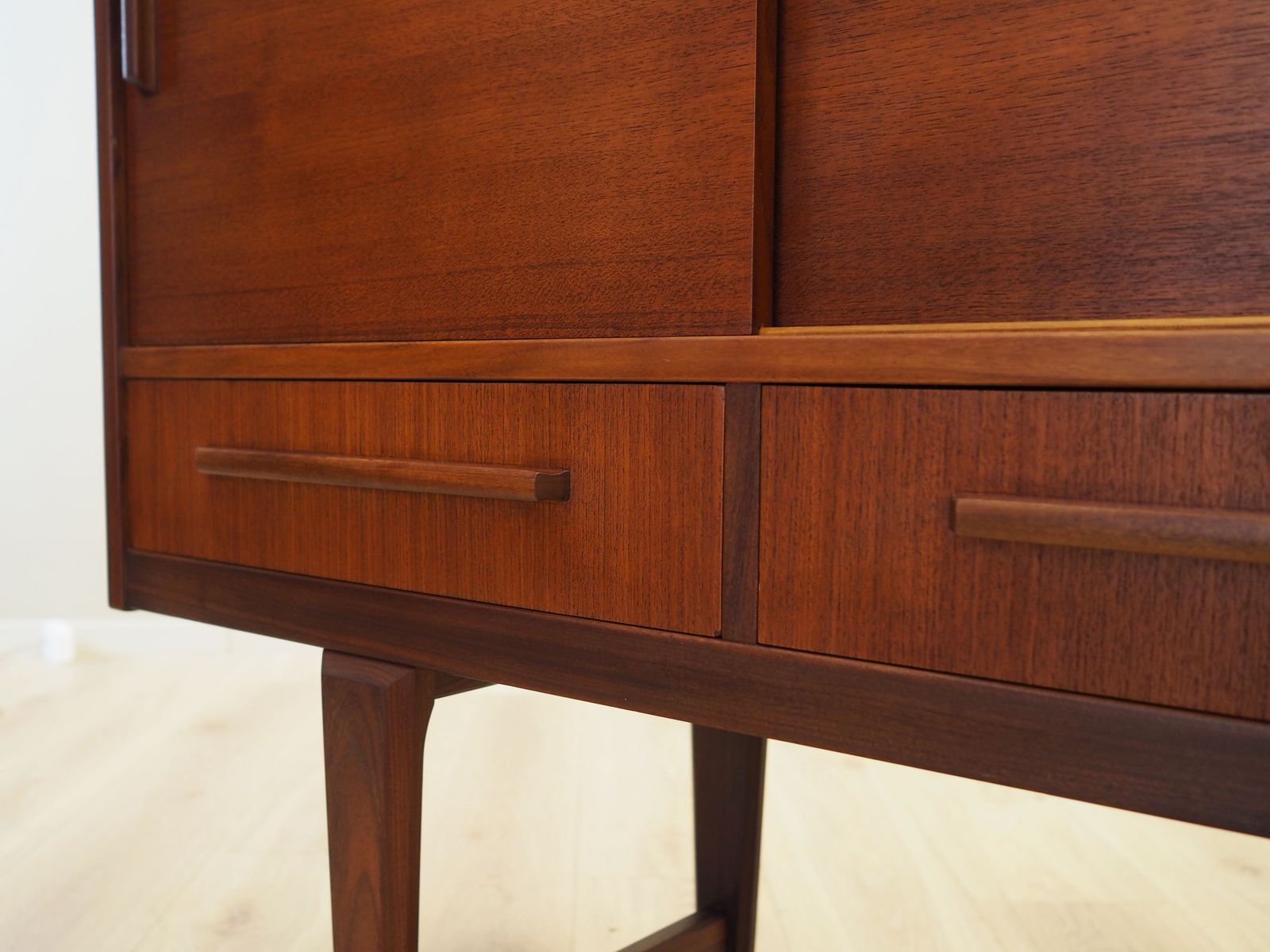 photo vintage Teak Highboard, Danish Design, 1960s, Manufacturer: Pmj Viby J