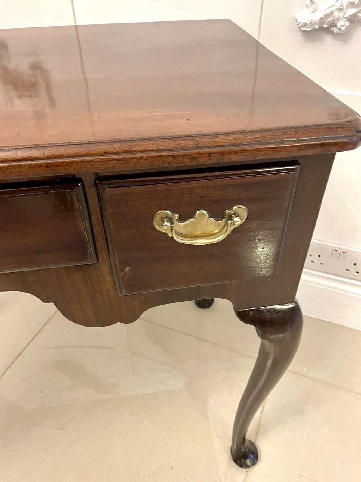Antique George III Quality Figured Mahogany Lowboy photo Furniture