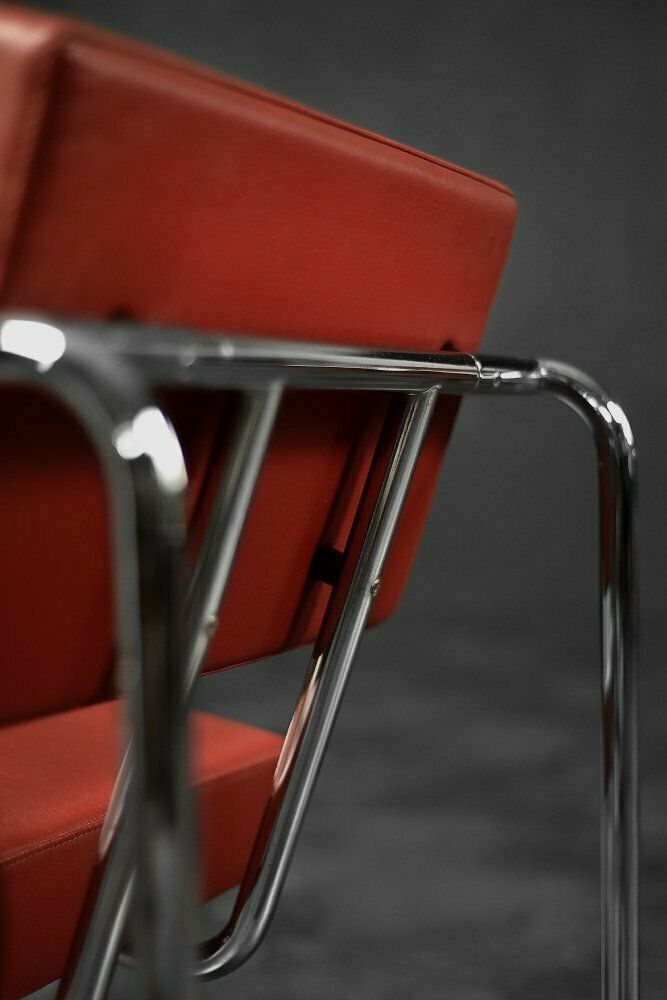 Scandinavische Bauhaus Fauteuils Model Ej 8 In Chroom En Rood Leer Door Torben Skov Voor Erik Jørgensen Møbelfabrik, 1990, Set Van 2 photo for sale
