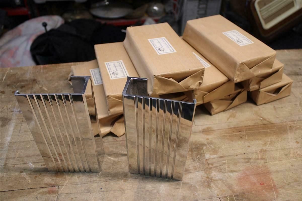 Rectangular Handles With Grooves In Chromed Aluminium Italy Design photo for sale