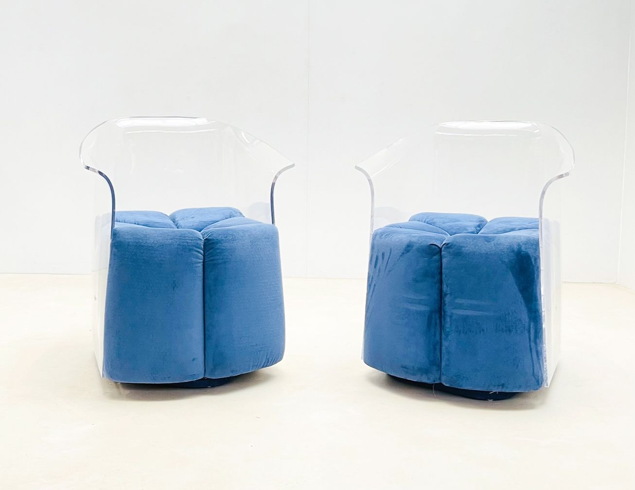 Pair Of Mid Century Modern Lucite Armchairs In Blue Velvet photo 2450.0