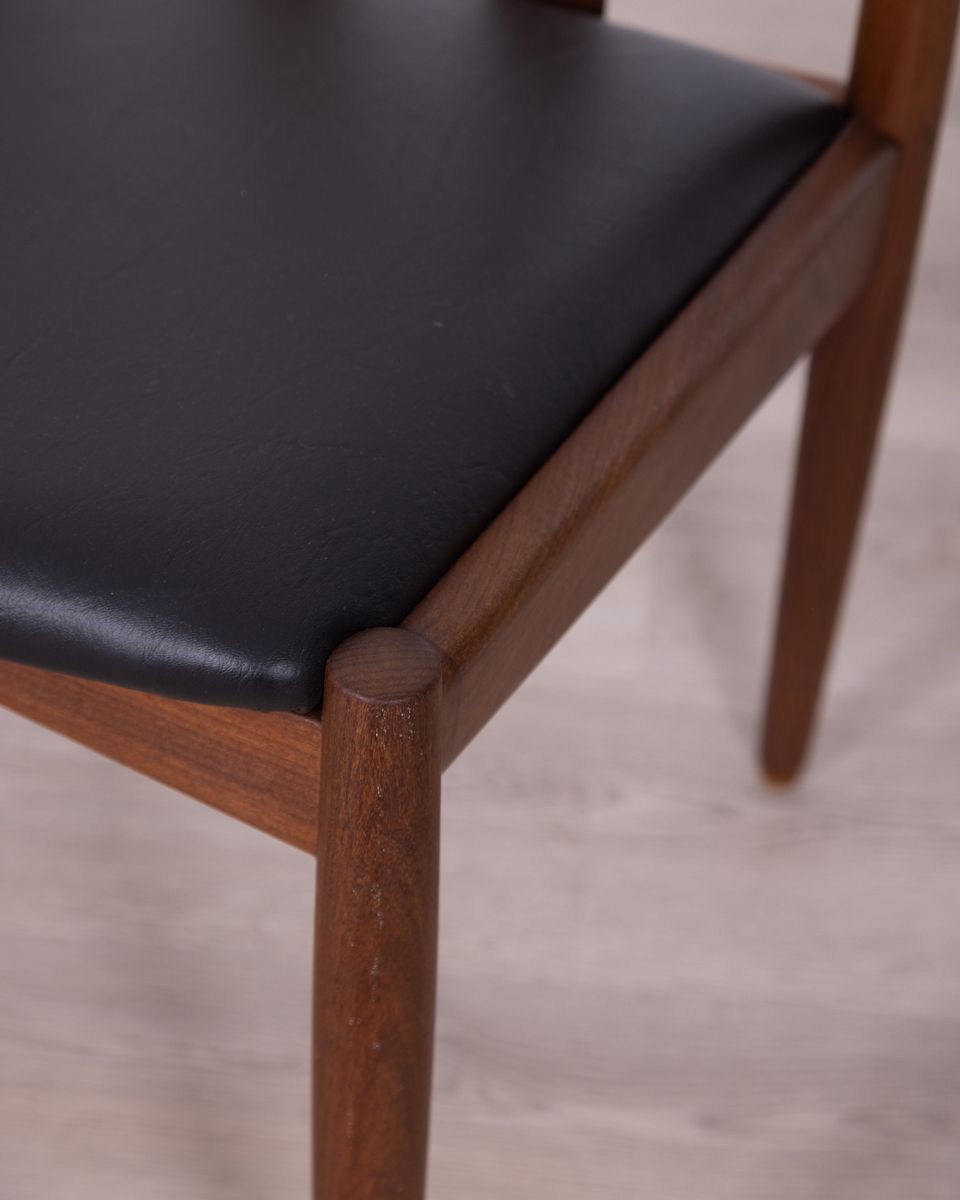 Pair Of Teak Wood And Leather Chairs – Danish Design photo 852.0