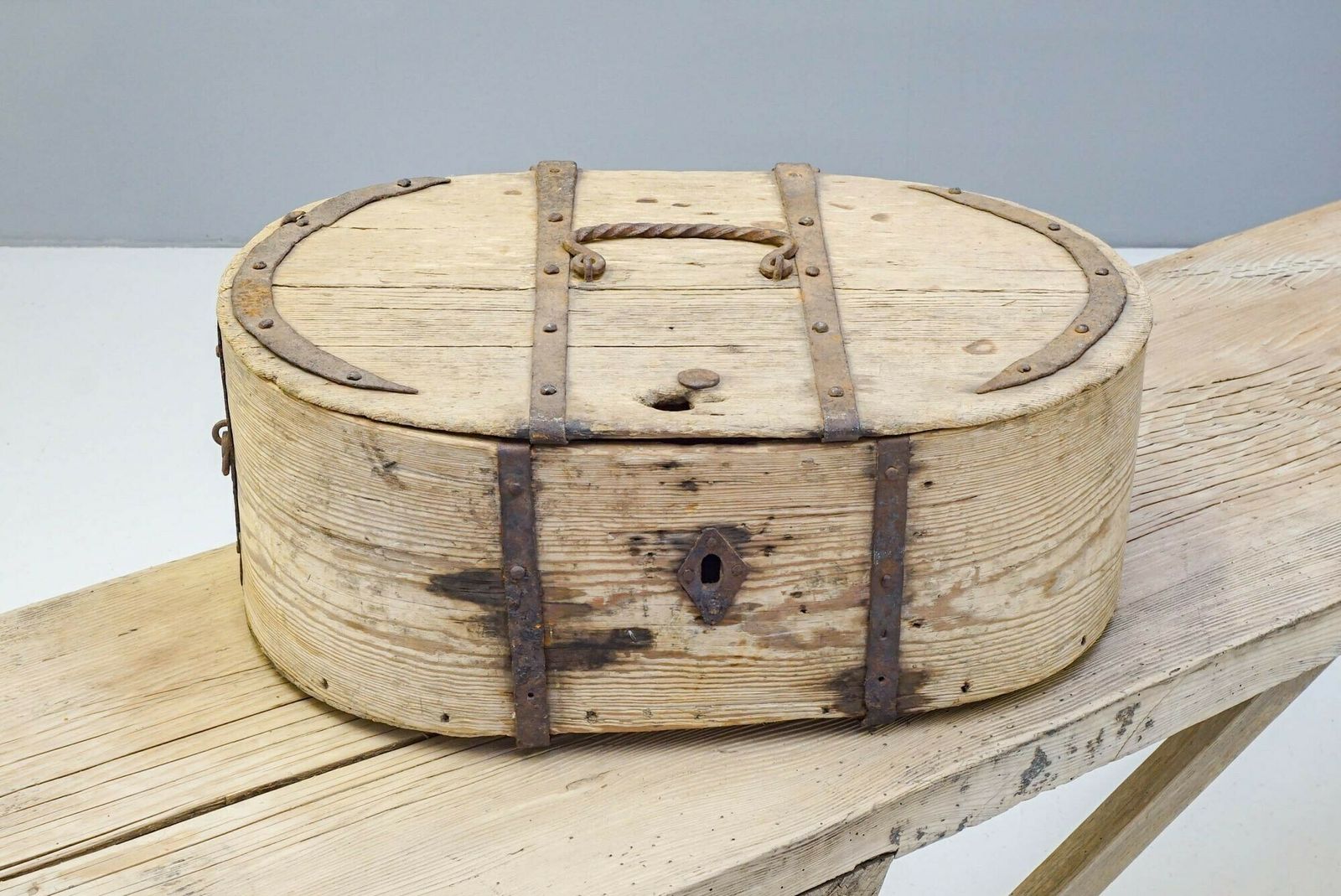 Metal Bound Box, 1800s, Iron, Antique photo 620.0