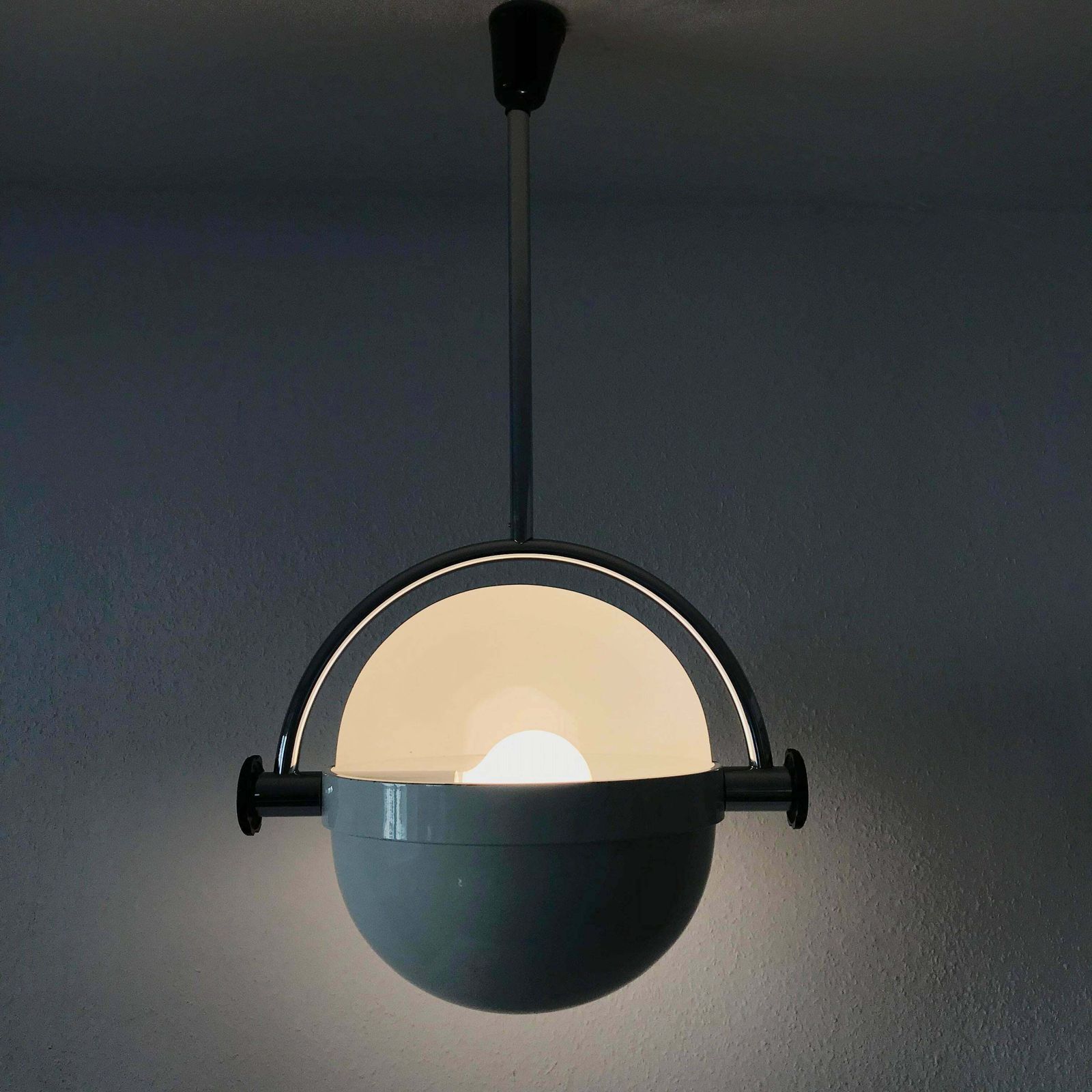 Large & Exceptional Mid Century Modern Pendant Lamp Or Hanging Light Italy 1970s