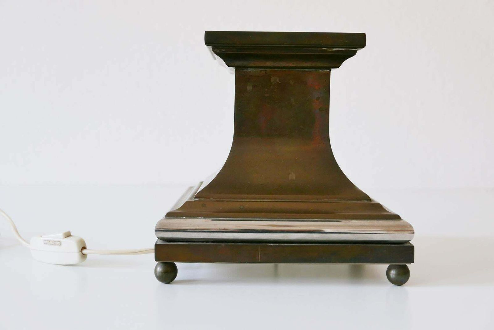 photo furniture Lucite Obelisk Table Lamp By Sandro Petti For Maison Jansen, France, 1970s