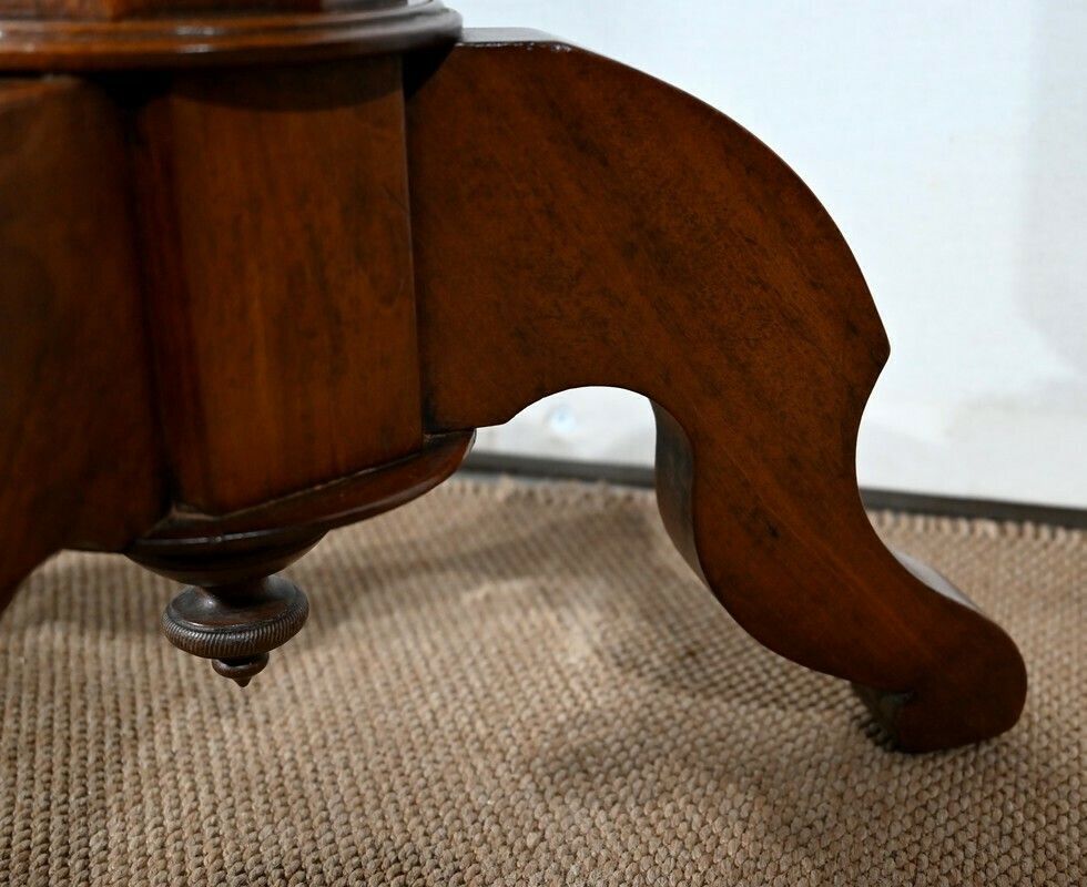 photo buy Small Tripod Pedestal Table In Mahogany, Restoration Period   1st Part Of The 19th Century