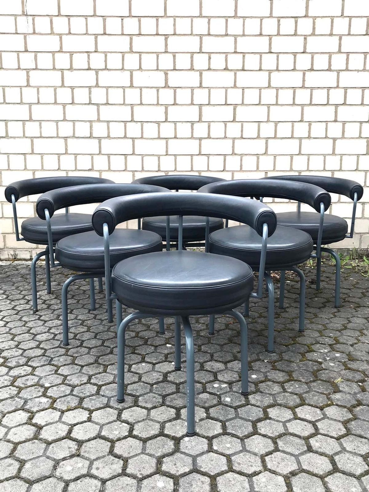 Set Of Six Cassina Swivel Arm Chairs Lc7 By Le Corbusier, Perriand & Jeanneret photo 14982.0