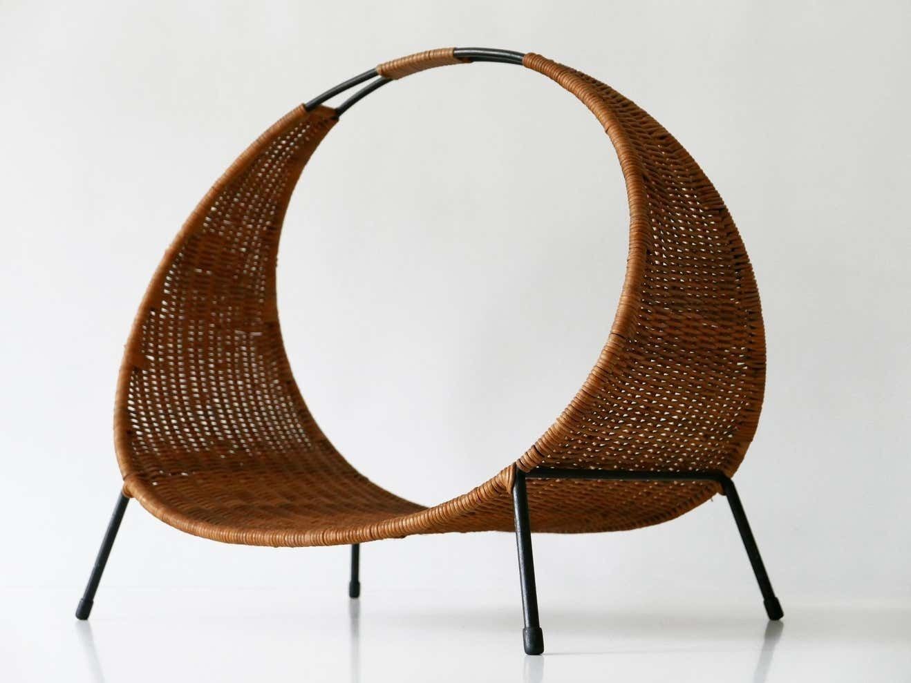Exceptional Large Mid Century Modern Wicker Magazine Rack Or Stand, 1960s, Italy photo buy
