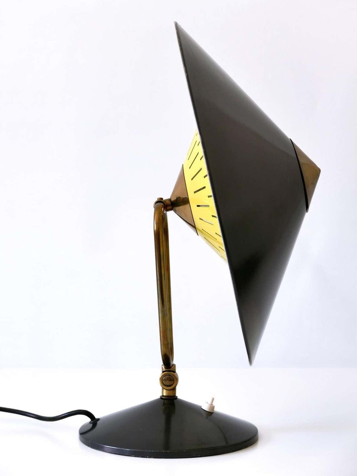 photo vintage Articulated Large Mid Century Modern Table Lamp Or Wall Sconce ''Witch Hut'' 1950s