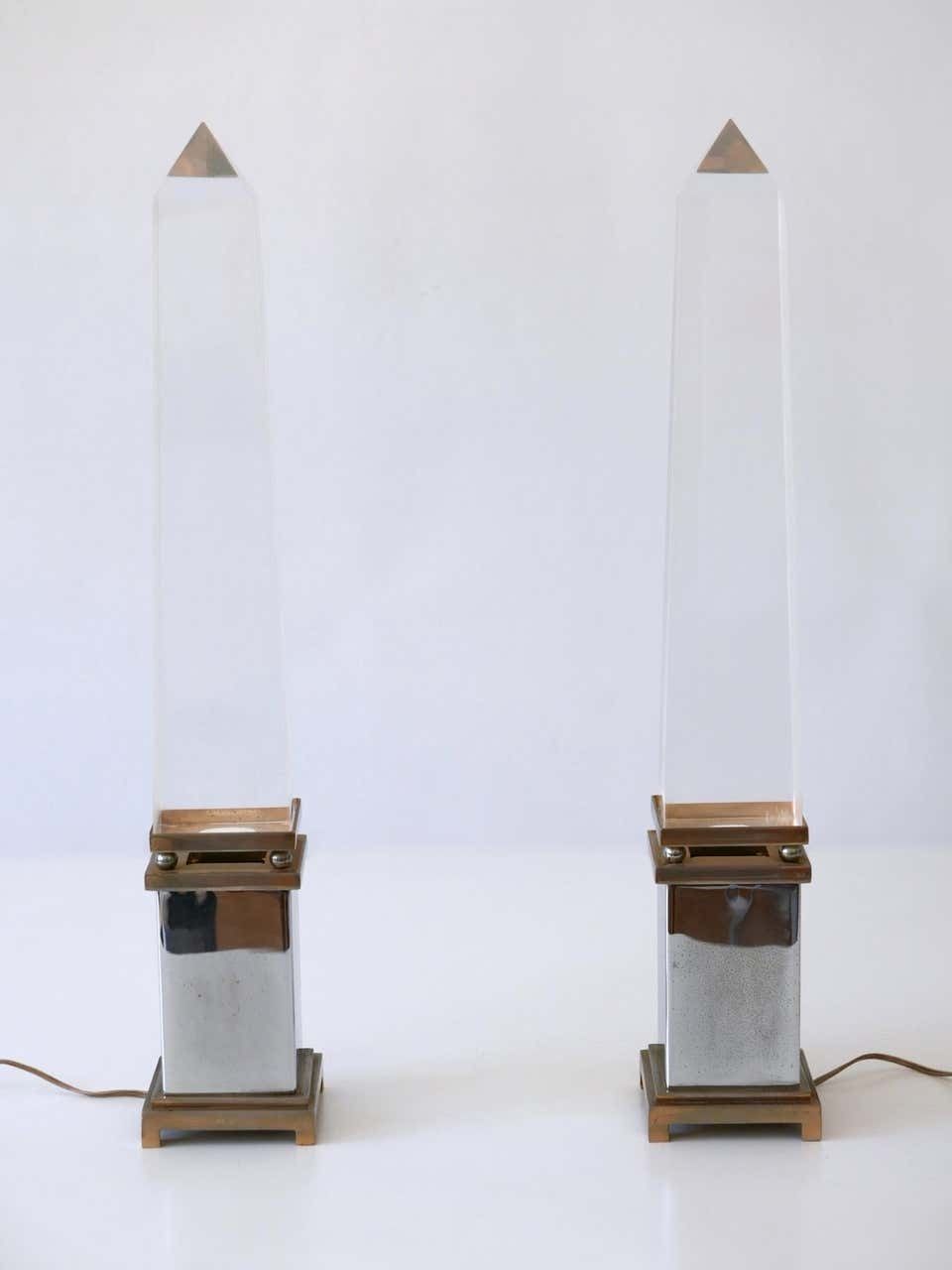 photo vinterior Set Of Two Lucite Obelisk Table Lamps By Sandro Petti For Maison Jansen France