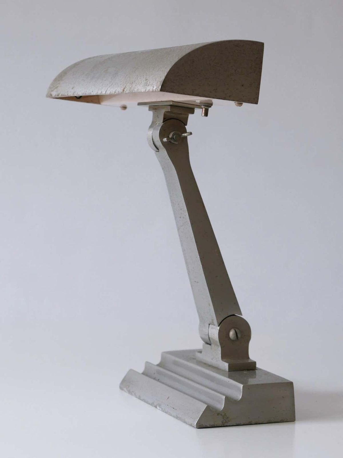 photo vintage Set Of Two Rare Art Deco Desk Or Table Lamps From An Us Cruiser Ship, 1920s