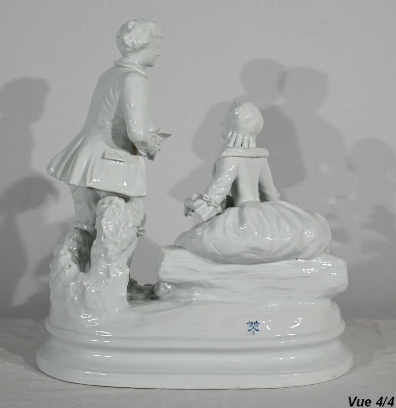 photo vintage Earthenware "Couple Of Gallants", After F.Boucher, Sèvres   Late 19th Century