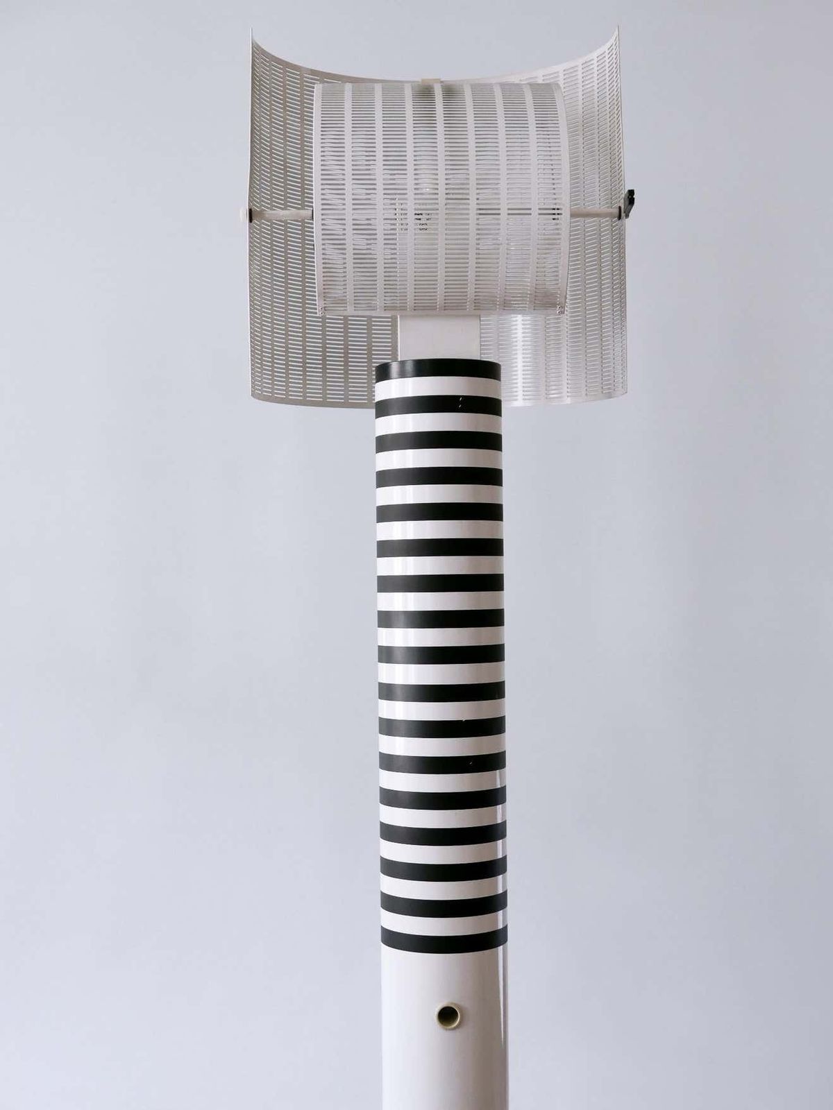 photo vintage Monumental Postmodern Shogun Floor Lamp By Mario Botta For Artemide Italy 1980s