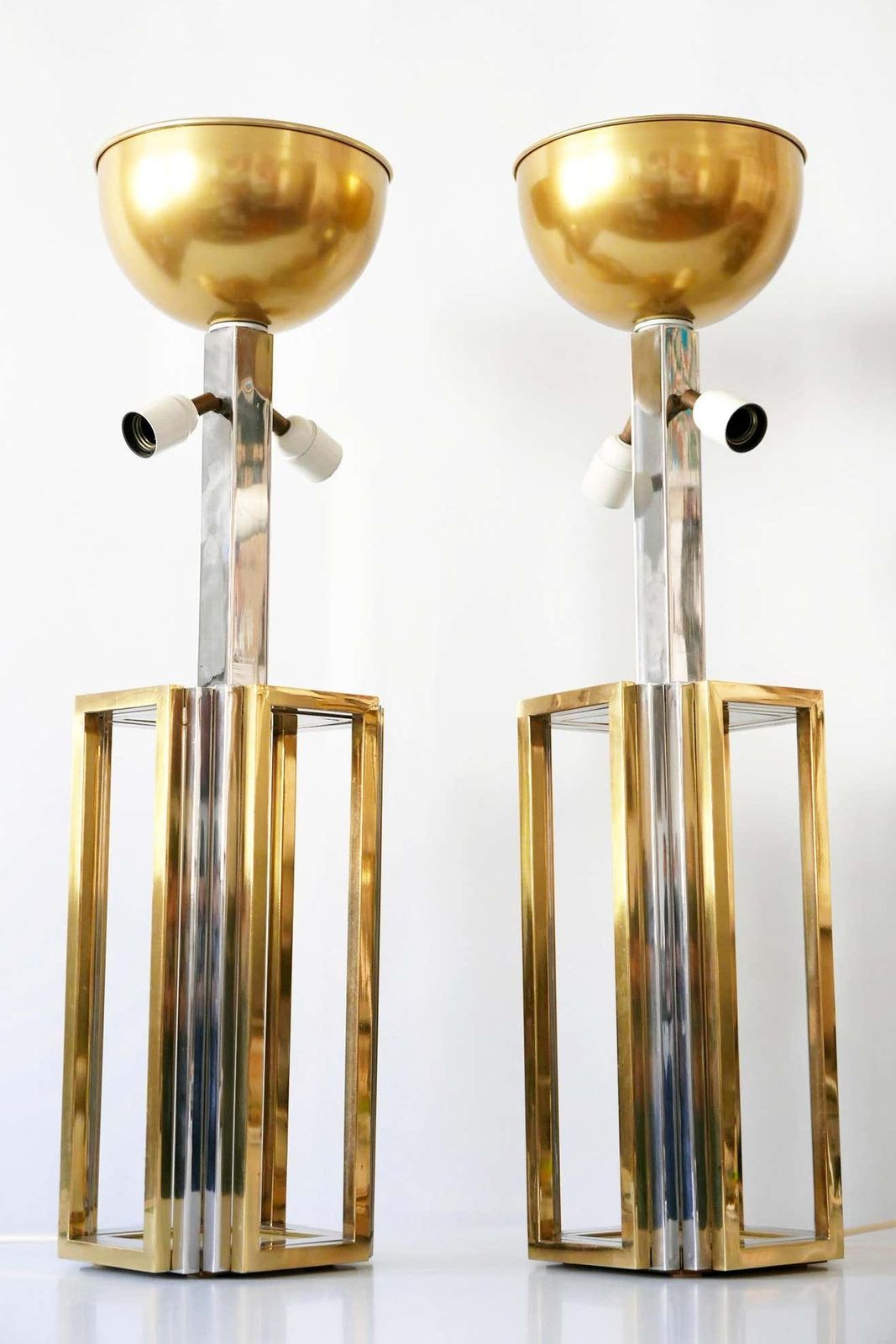 7714.0 Set Of Two Monumental Bicolor Table Or Floor Lamps By Romeo Rega, 1970s, Italy photo