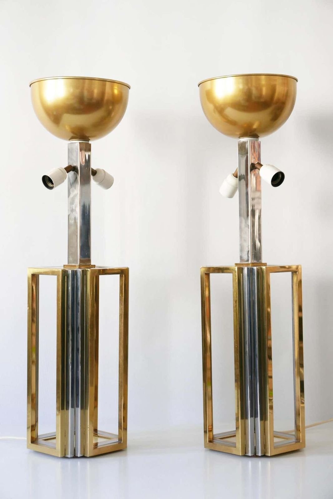 photo vinterior Set Of Two Monumental Bicolor Table Or Floor Lamps By Romeo Rega, 1970s, Italy