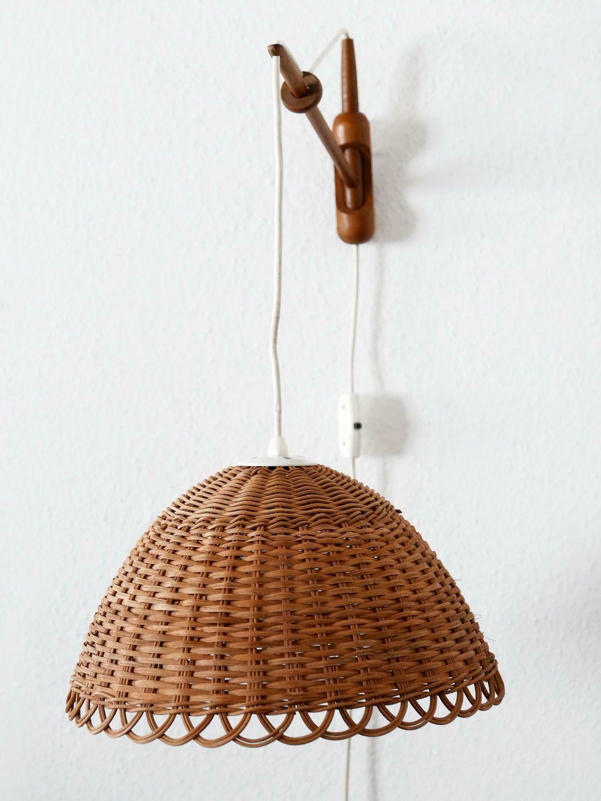 Rare & Elegant Mid Century Modern Rattan & Teak Wall Lamp Scandinavia 1960s photo vintage