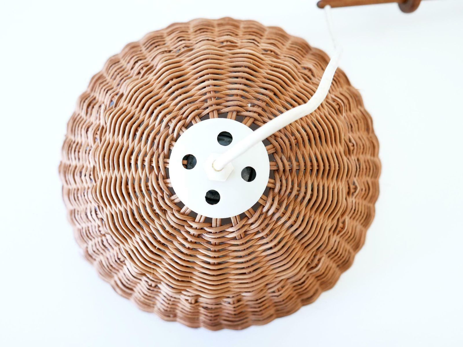 photo vintage Rare & Elegant Mid Century Modern Rattan & Teak Wall Lamp Scandinavia 1960s