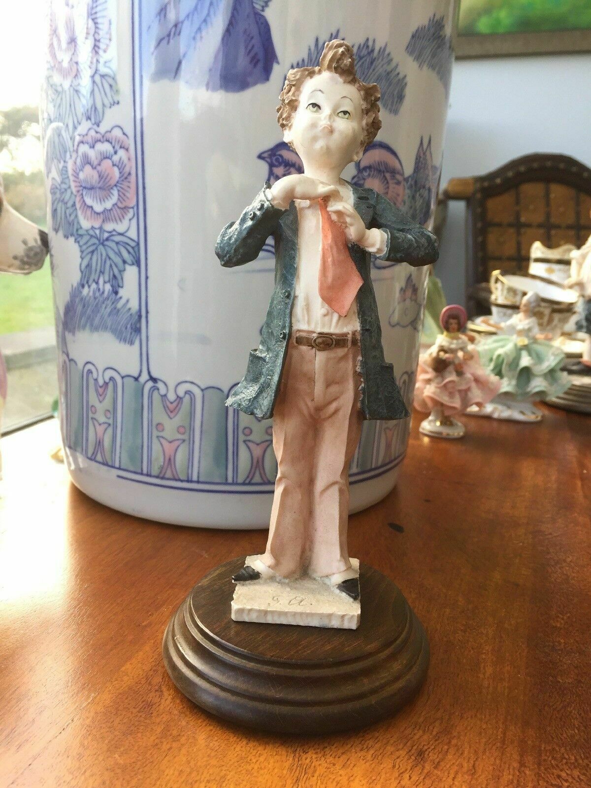 Vintage Capodimonte Figurine. Giuseppe Armani