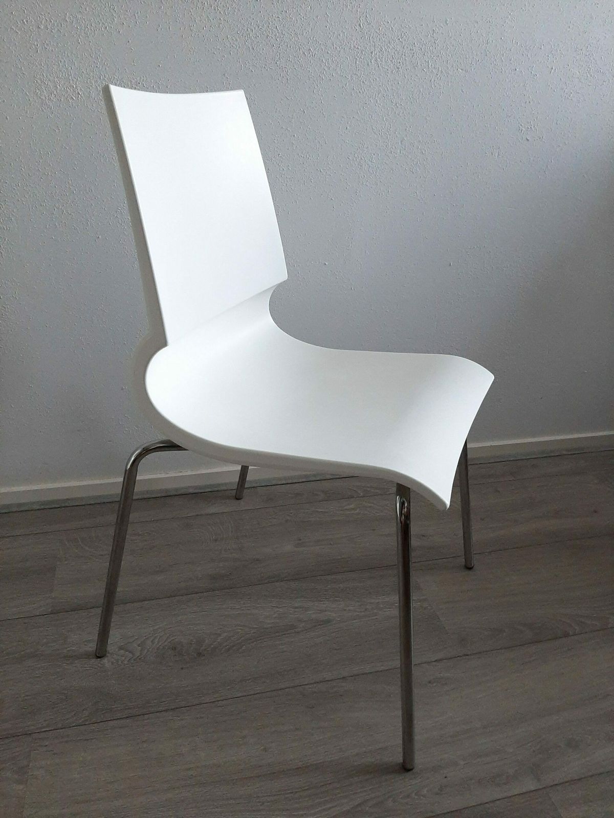 Marco Maran For Knoll – Gigi Chairs White, Set Of 4 photo vinterior