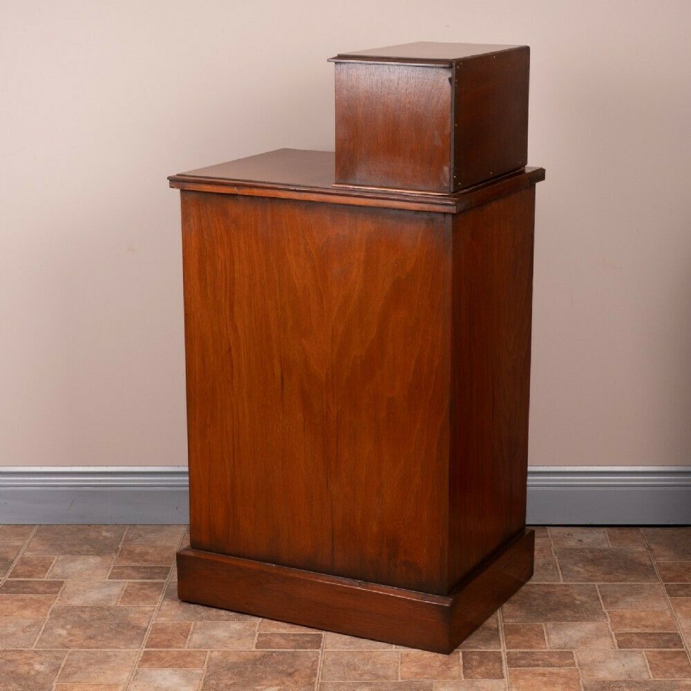 1200.0 Good Quality Pair Of Edwardian Walnut Bedside Chests photo