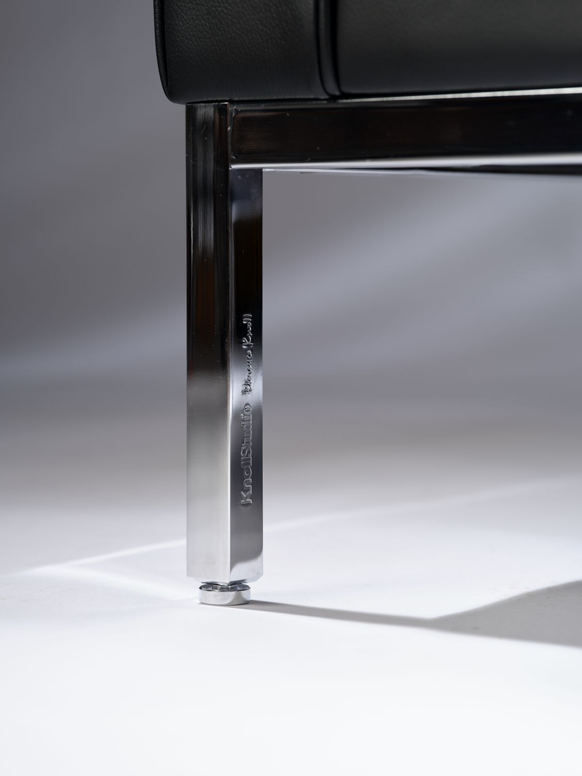 Sublime & Extremely Rare Italian 'Volo' Black Leather Florence Knoll Lounge Chair With Floating Button Detail, Near Immaculate Condition, Circa 2006 photo furniture