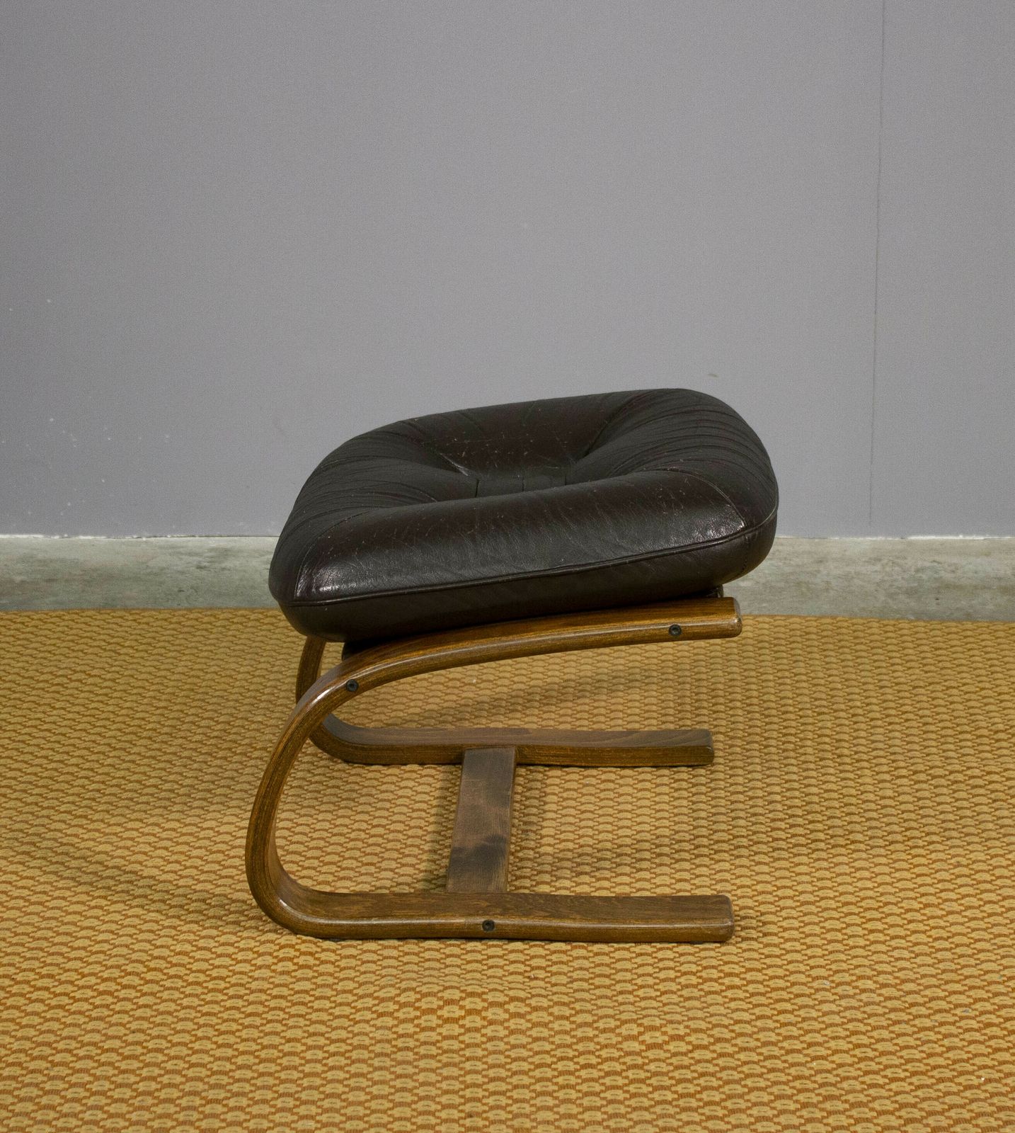 Recliner Armchair With Footrest 1970 photo furniture