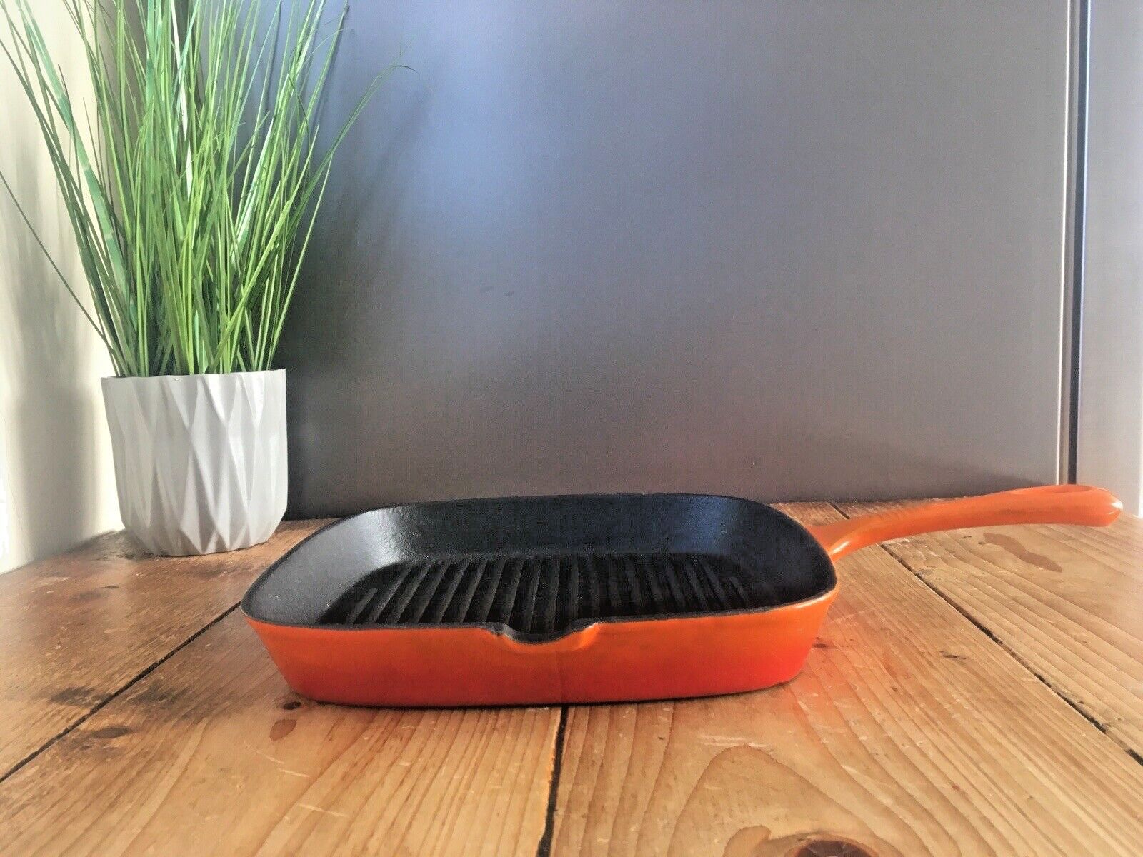 Vintage Retro Orange Enamel Cast Iron Lipped Skillet Frying Grill Pan Le Creuset photo for sale