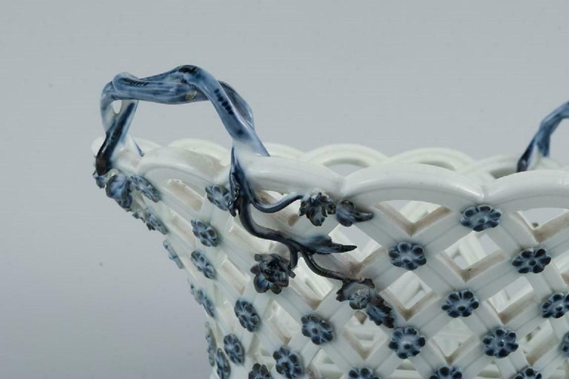 Meissen, Germany. Rare And Early Meissen Bowl / Basket With Pierced Rim photo 1024.0