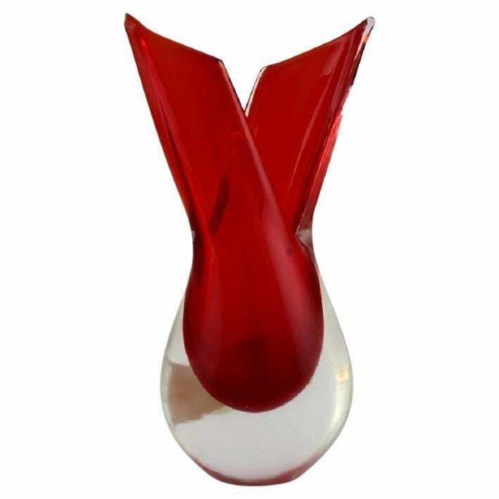Murano Vase In Red And Clear Mouth Blown Art Glass. Italian Design, 1960s. photo 427.0